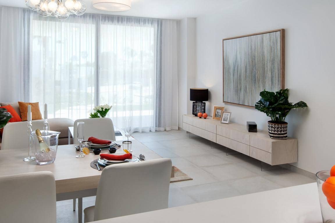 2 soverom Leilighet til salgs i Marbella med svømmebasseng garasje - € 330 000 (Ref: 10001925)