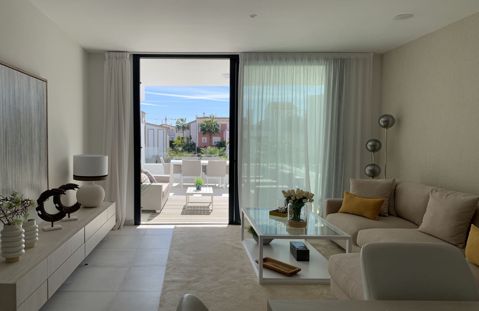 2 soverom Leilighet til salgs i Marbella med svømmebasseng garasje - € 330 000 (Ref: 10001925)