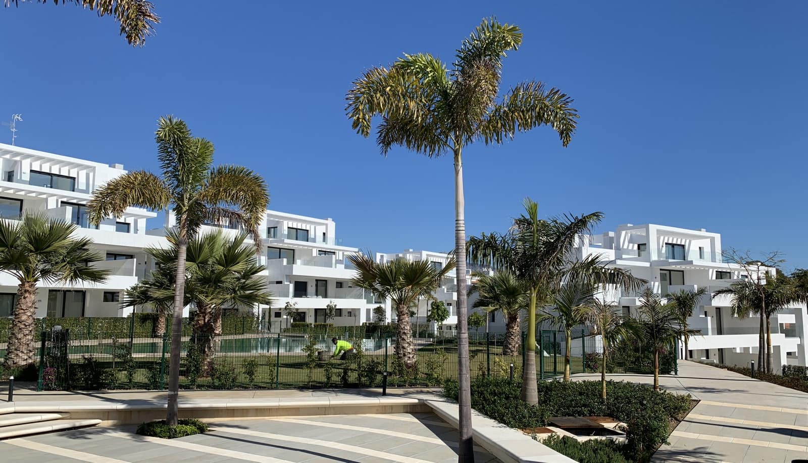 2 soverom Leilighet til salgs i Marbella med svømmebasseng garasje - € 330 000 (Ref: 10001925)