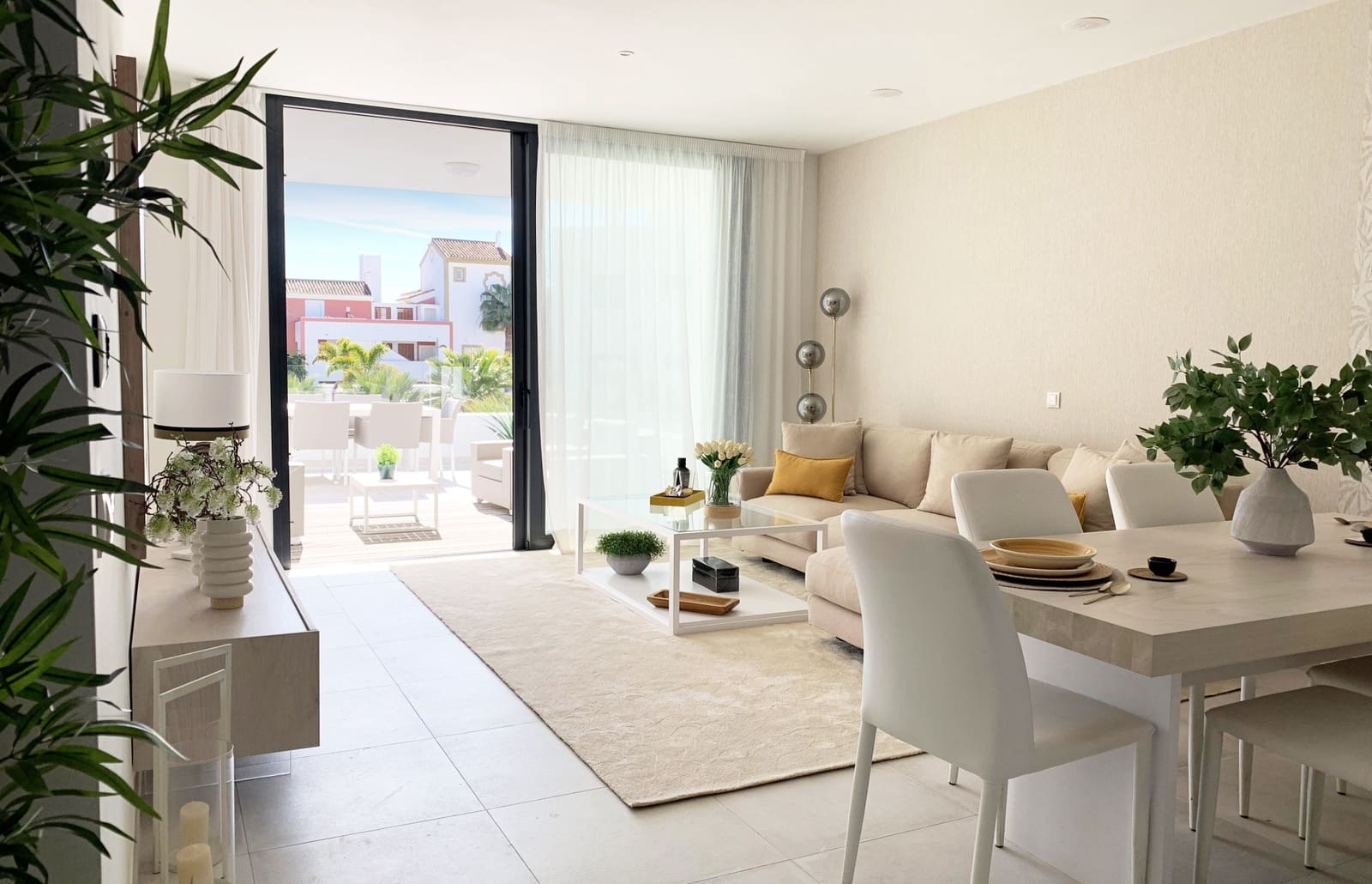 2 soverom Leilighet til salgs i Marbella med svømmebasseng garasje - € 330 000 (Ref: 10001925)