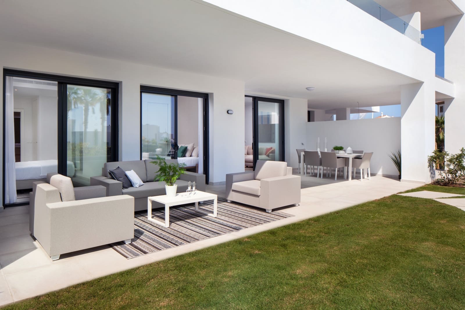 2 soverom Leilighet til salgs i Marbella med svømmebasseng garasje - € 330 000 (Ref: 10001925)