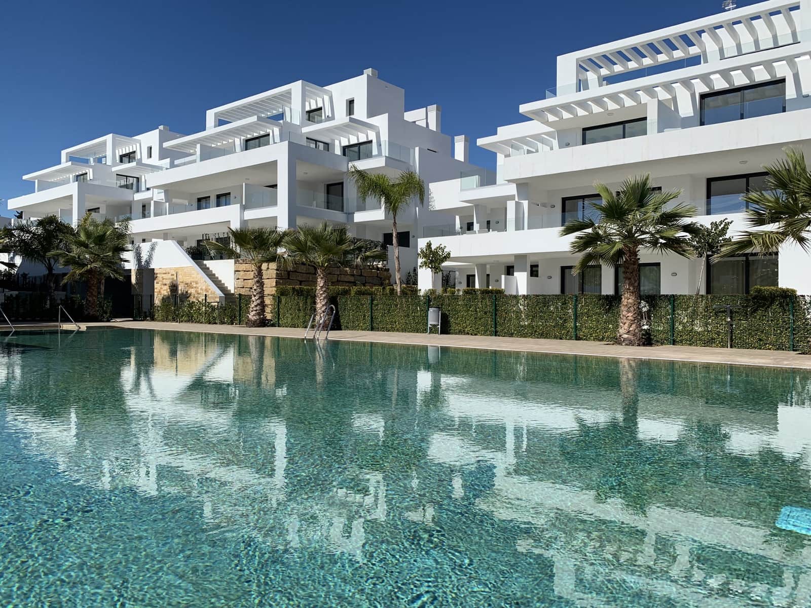 2 soverom Leilighet til salgs i Marbella med svømmebasseng garasje - € 330 000 (Ref: 10001925)