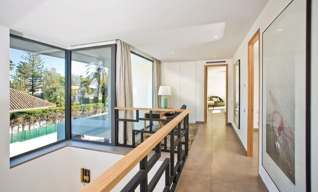 4 Zimmer Villa zu verkaufen in Guadalmina Baja, Marbella mit Pool Garage - 3.200.000 € (Ref: 10001927)