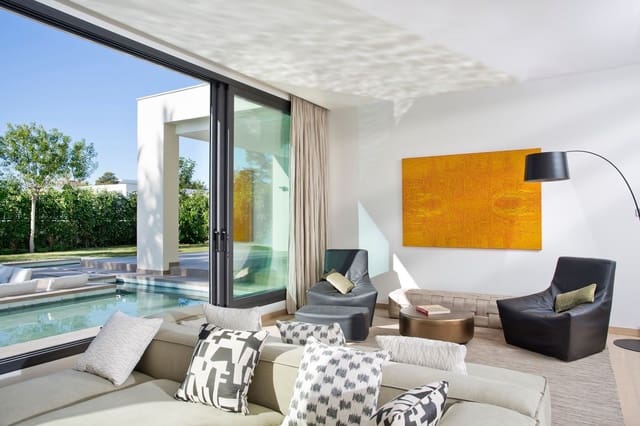 4 Zimmer Villa zu verkaufen in Guadalmina Baja, Marbella mit Pool Garage - 3.200.000 € (Ref: 10001927)