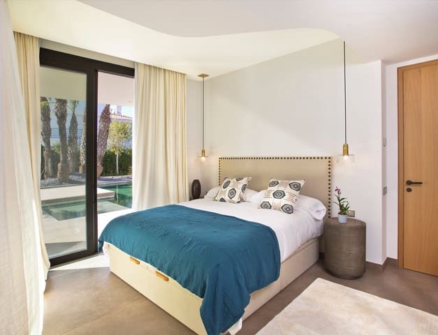 4 Zimmer Villa zu verkaufen in Guadalmina Baja, Marbella mit Pool Garage - 3.200.000 € (Ref: 10001927)