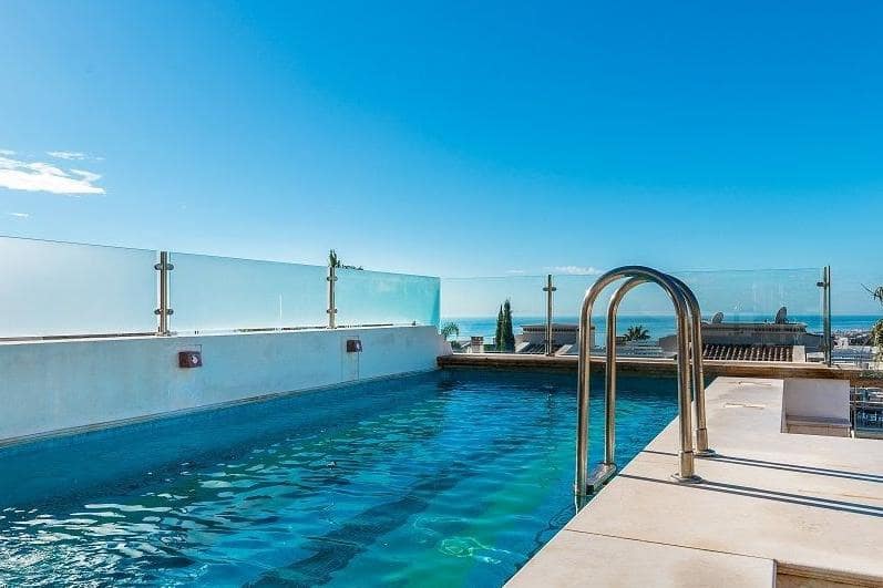 5 makuuhuone Huvila myytävänä paikassa Marbella mukana uima-altaan 
autotalli - 1 995 000 € (Ref: 10001929)