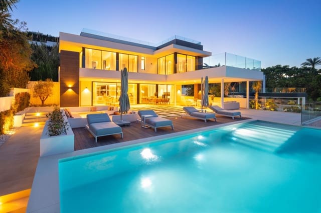 5 Zimmer Villa zu verkaufen in Marbella mit Pool Garage - 4.195.000 € (Ref: 10001930)