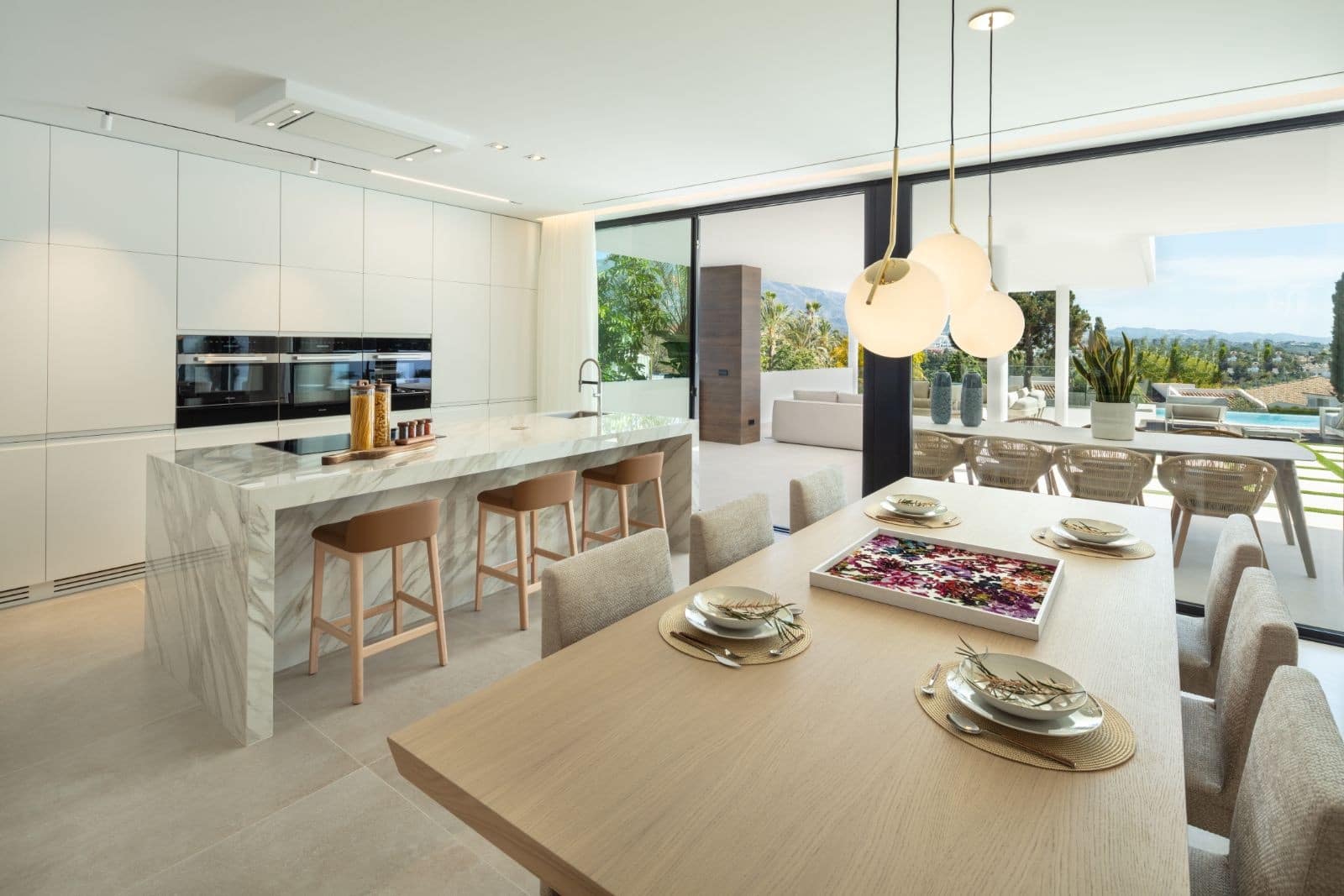 5 Zimmer Villa zu verkaufen in Marbella mit Pool Garage - 4.195.000 € (Ref: 10001930)