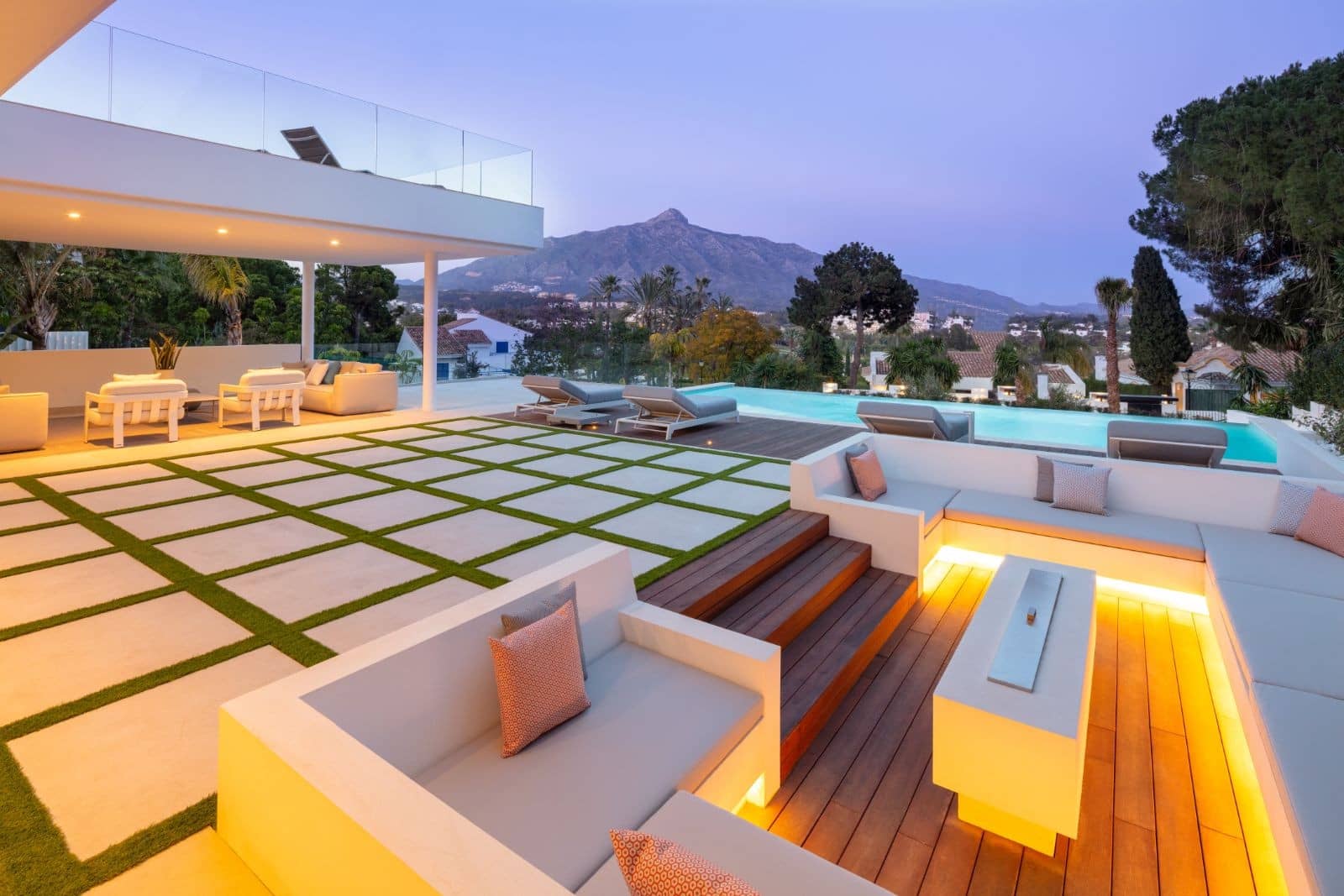 5 Zimmer Villa zu verkaufen in Marbella mit Pool Garage - 4.195.000 € (Ref: 10001930)