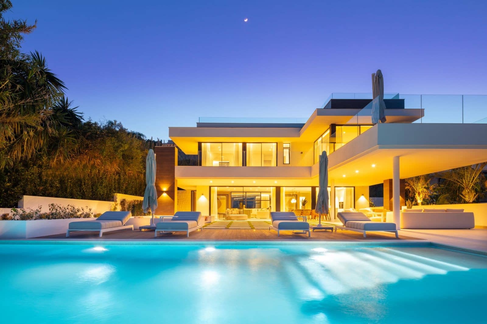 5 Zimmer Villa zu verkaufen in Marbella mit Pool Garage - 4.195.000 € (Ref: 10001930)
