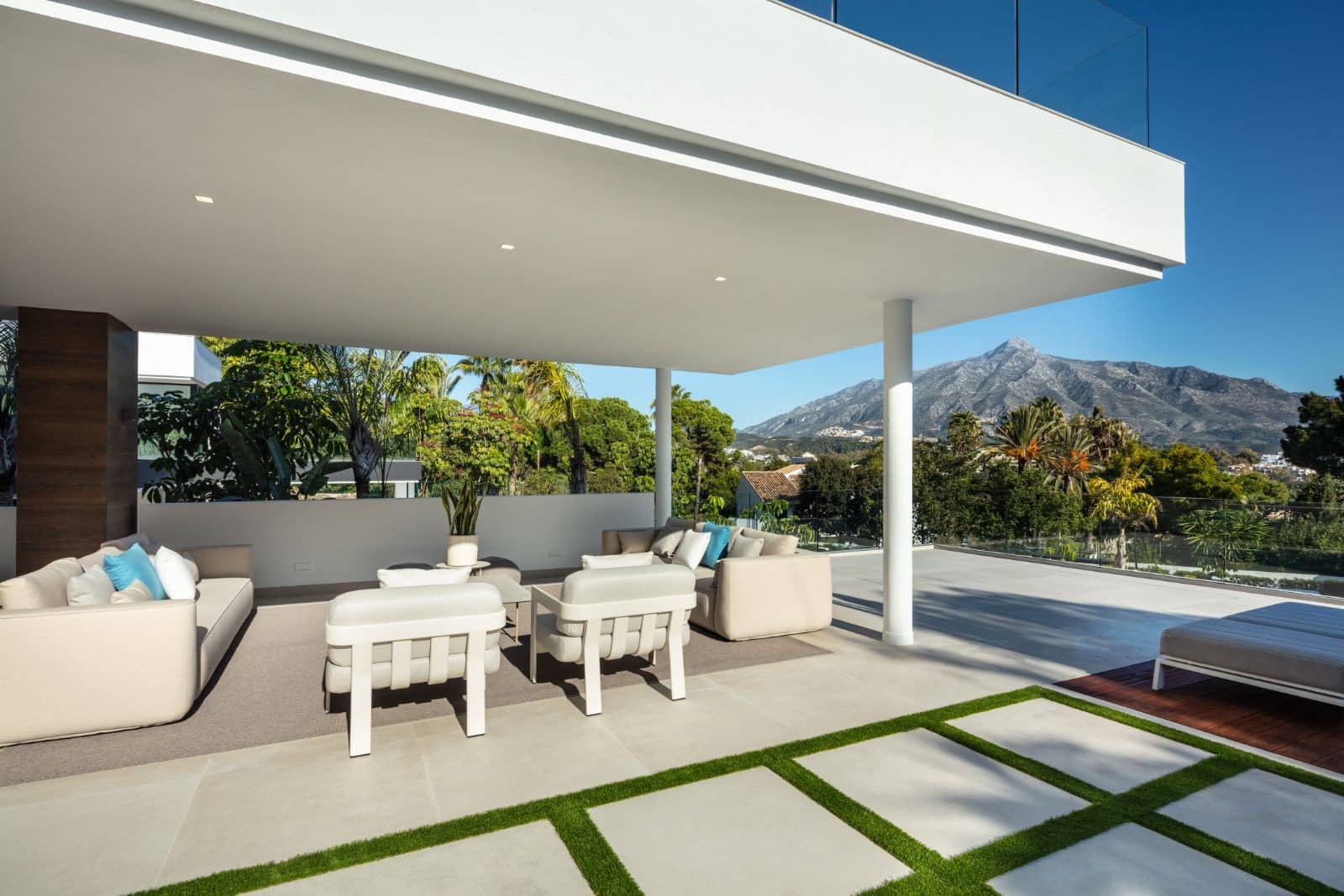 5 Zimmer Villa zu verkaufen in Marbella mit Pool Garage - 4.195.000 € (Ref: 10001930)