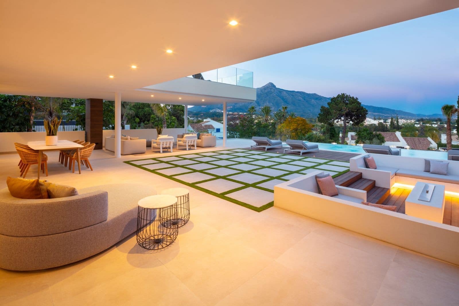 5 Zimmer Villa zu verkaufen in Marbella mit Pool Garage - 4.195.000 € (Ref: 10001930)