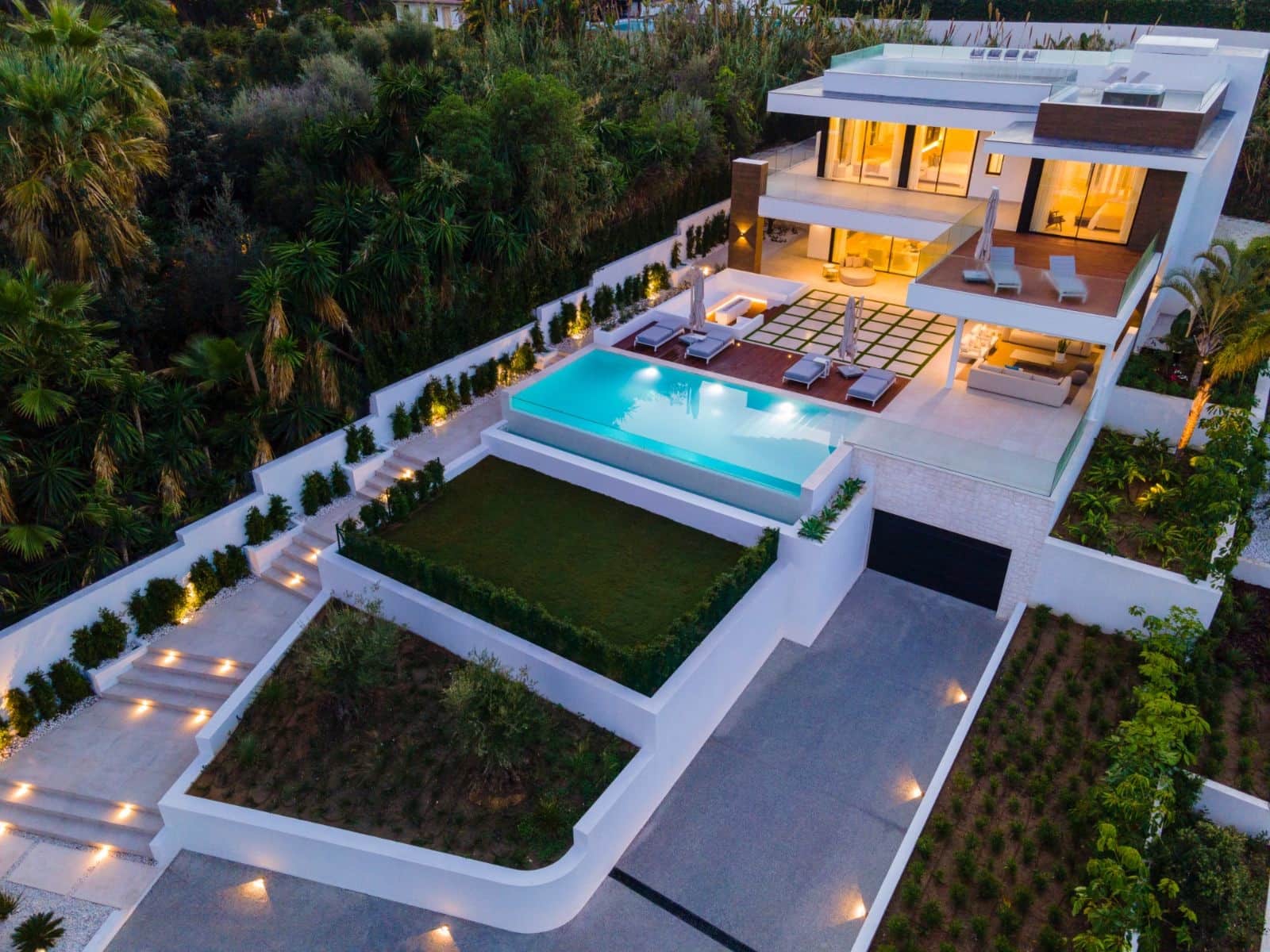 5 Zimmer Villa zu verkaufen in Marbella mit Pool Garage - 4.195.000 € (Ref: 10001930)