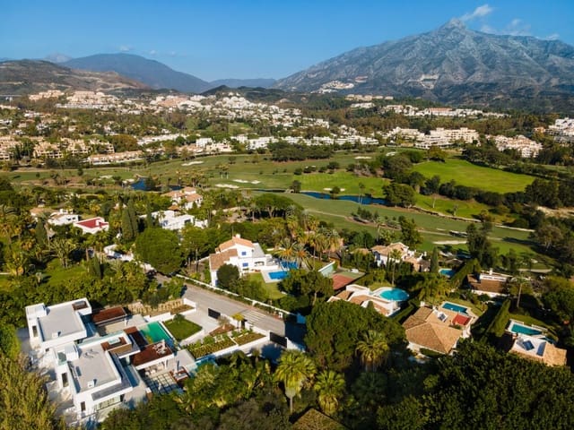5 Zimmer Villa zu verkaufen in Marbella mit Pool Garage - 4.195.000 € (Ref: 10001930)