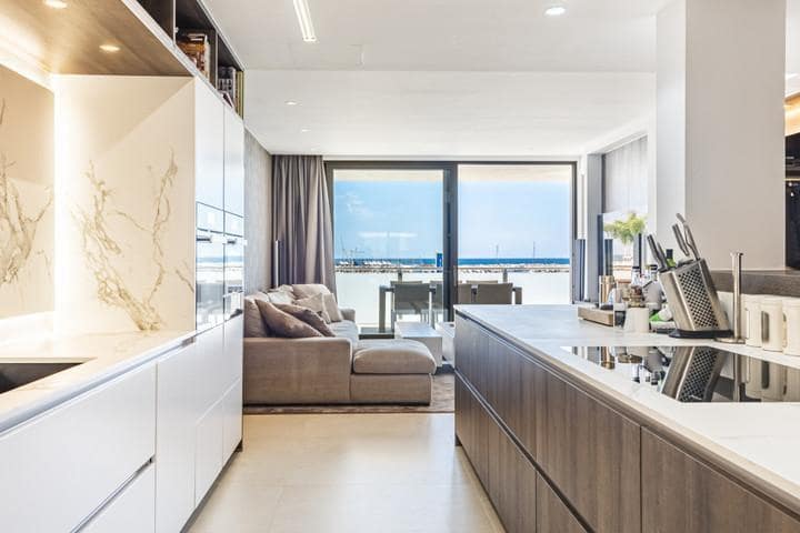 2 sypialnia Penthouse na sprzedaż w Puerto Banus - 1 495 000 € (Ref: 10001932)
