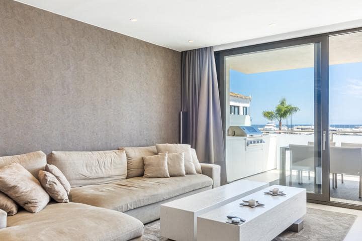 2 sypialnia Penthouse na sprzedaż w Puerto Banus - 1 495 000 € (Ref: 10001932)