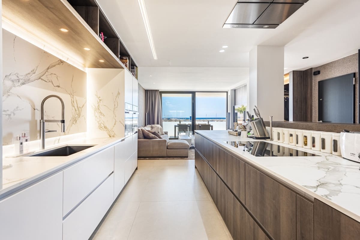 2 sypialnia Penthouse na sprzedaż w Puerto Banus - 1 495 000 € (Ref: 10001932)
