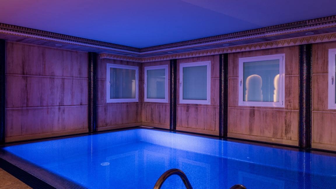 7 slaapkamer Villa te koop in Marbella met zwembad garage - € 6.700.000 (Ref: 10001937)