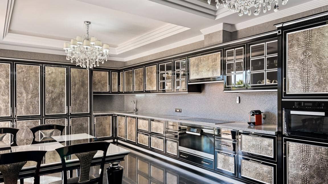 7 slaapkamer Villa te koop in Marbella met zwembad garage - € 6.700.000 (Ref: 10001937)