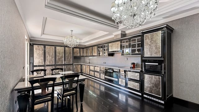 7 slaapkamer Villa te koop in Marbella met zwembad garage - € 6.700.000 (Ref: 10001937)