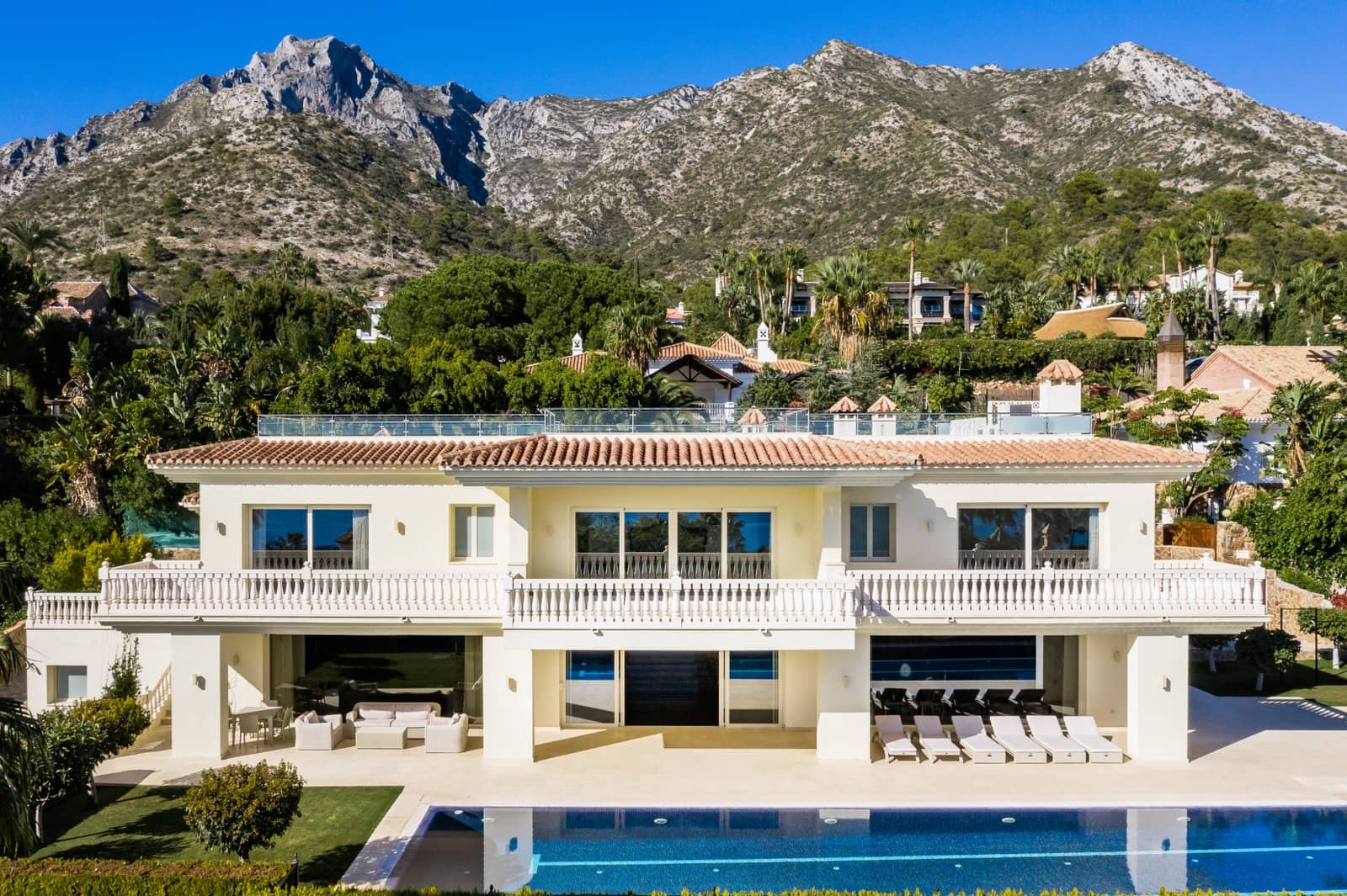 7 slaapkamer Villa te koop in Marbella met zwembad garage - € 6.700.000 (Ref: 10001937)