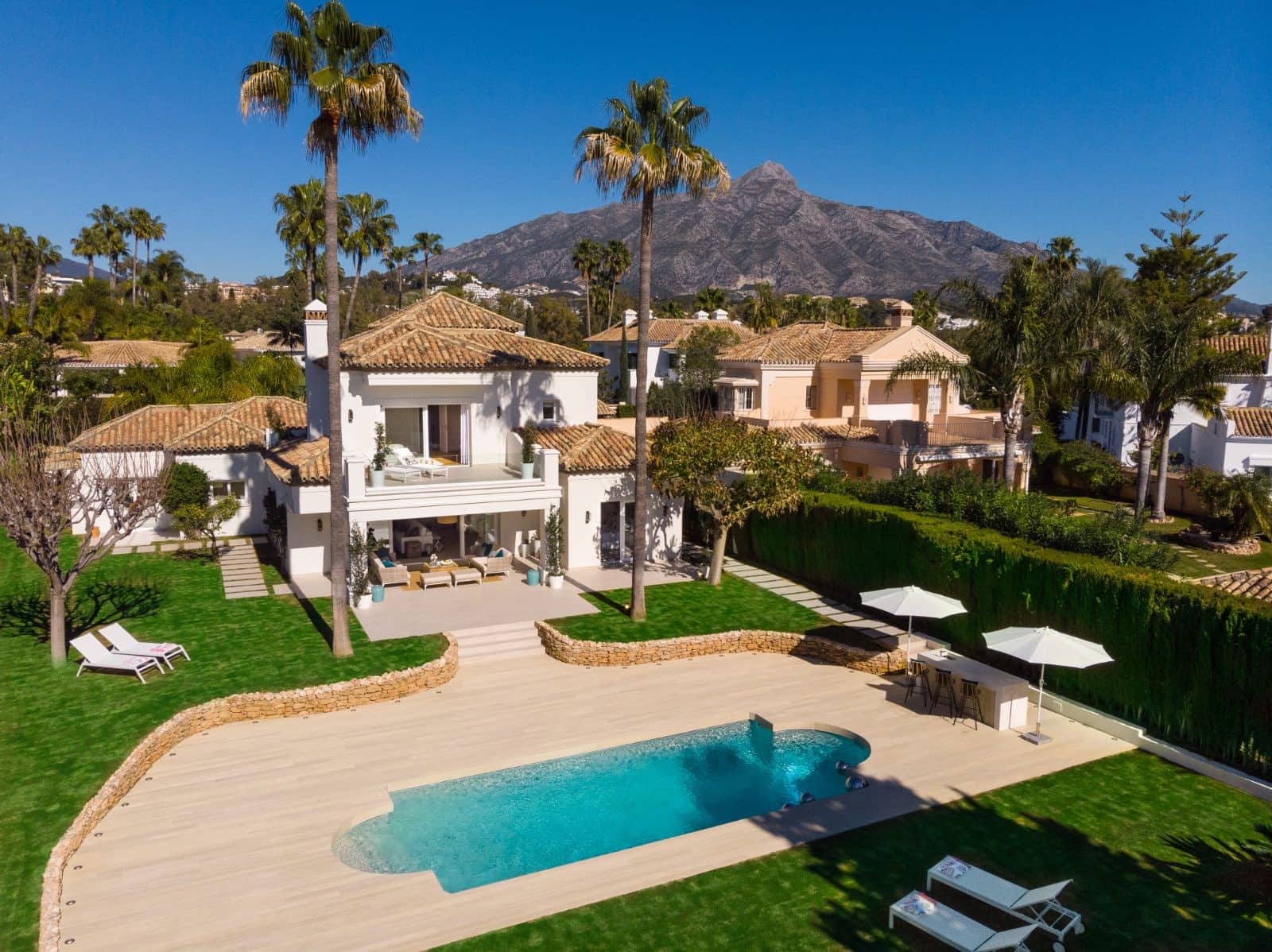 4 soverom Villa til salgs i Marbella med svømmebasseng garasje - € 3 695 000 (Ref: 10001939)