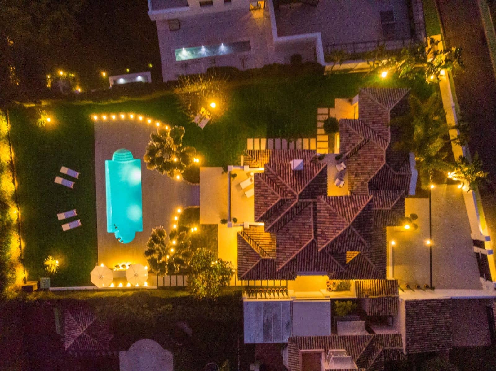 4 soverom Villa til salgs i Marbella med svømmebasseng garasje - € 3 695 000 (Ref: 10001939)