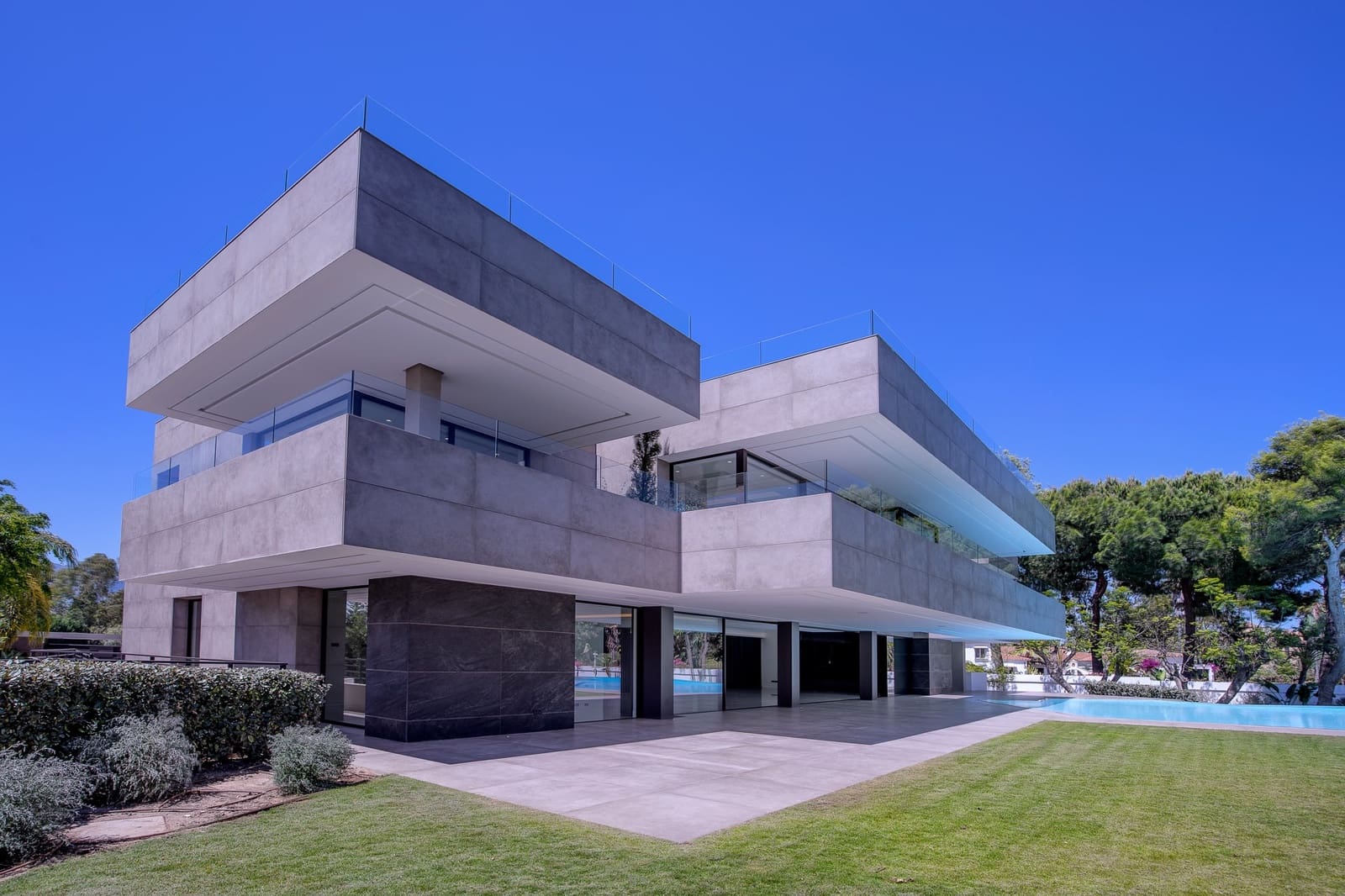 6 sypialnia Willa na sprzedaż w Marbella z basenem garażem - 4 995 000 € (Ref: 10001948)