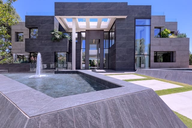 6 sypialnia Willa na sprzedaż w Marbella z basenem garażem - 4 995 000 € (Ref: 10001948)