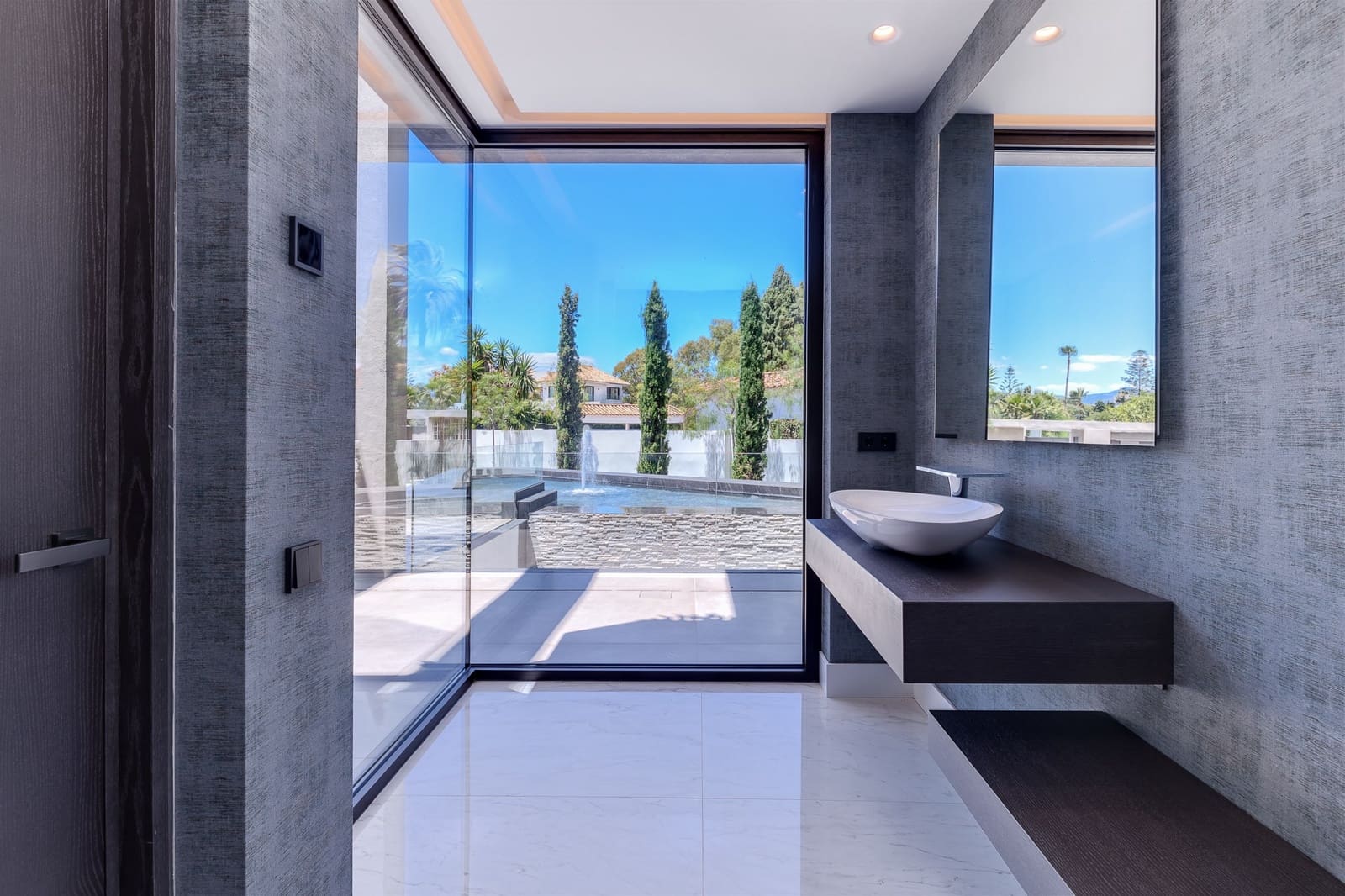 6 sypialnia Willa na sprzedaż w Marbella z basenem garażem - 4 995 000 € (Ref: 10001948)