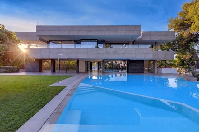 6 sypialnia Willa na sprzedaż w Marbella z basenem garażem - 4 995 000 € (Ref: 10001948)