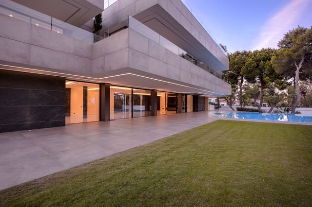 6 sypialnia Willa na sprzedaż w Marbella z basenem garażem - 4 995 000 € (Ref: 10001948)