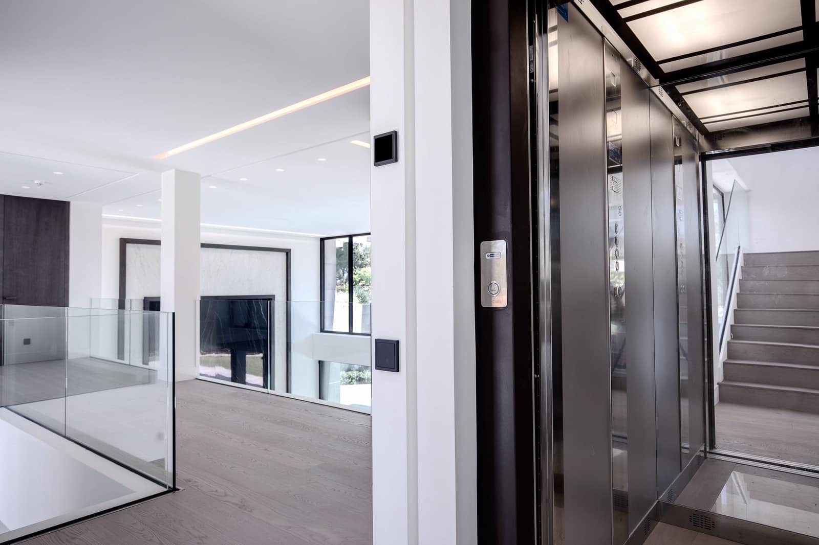 6 sypialnia Willa na sprzedaż w Marbella z basenem garażem - 4 995 000 € (Ref: 10001948)