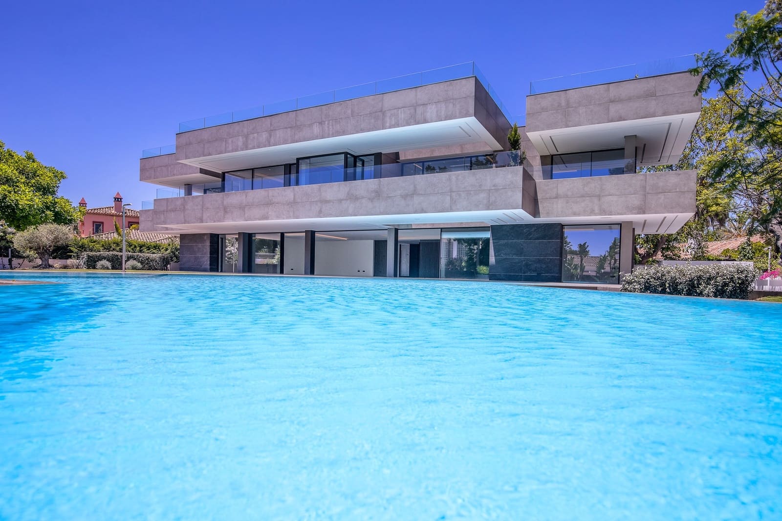 6 sypialnia Willa na sprzedaż w Marbella z basenem garażem - 4 995 000 € (Ref: 10001948)