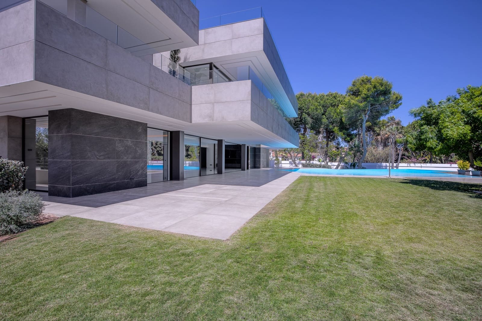 6 sypialnia Willa na sprzedaż w Marbella z basenem garażem - 4 995 000 € (Ref: 10001948)