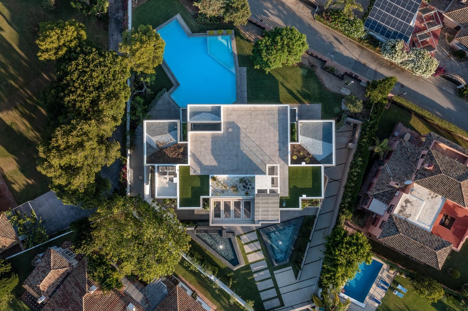 6 sypialnia Willa na sprzedaż w Marbella z basenem garażem - 4 995 000 € (Ref: 10001948)