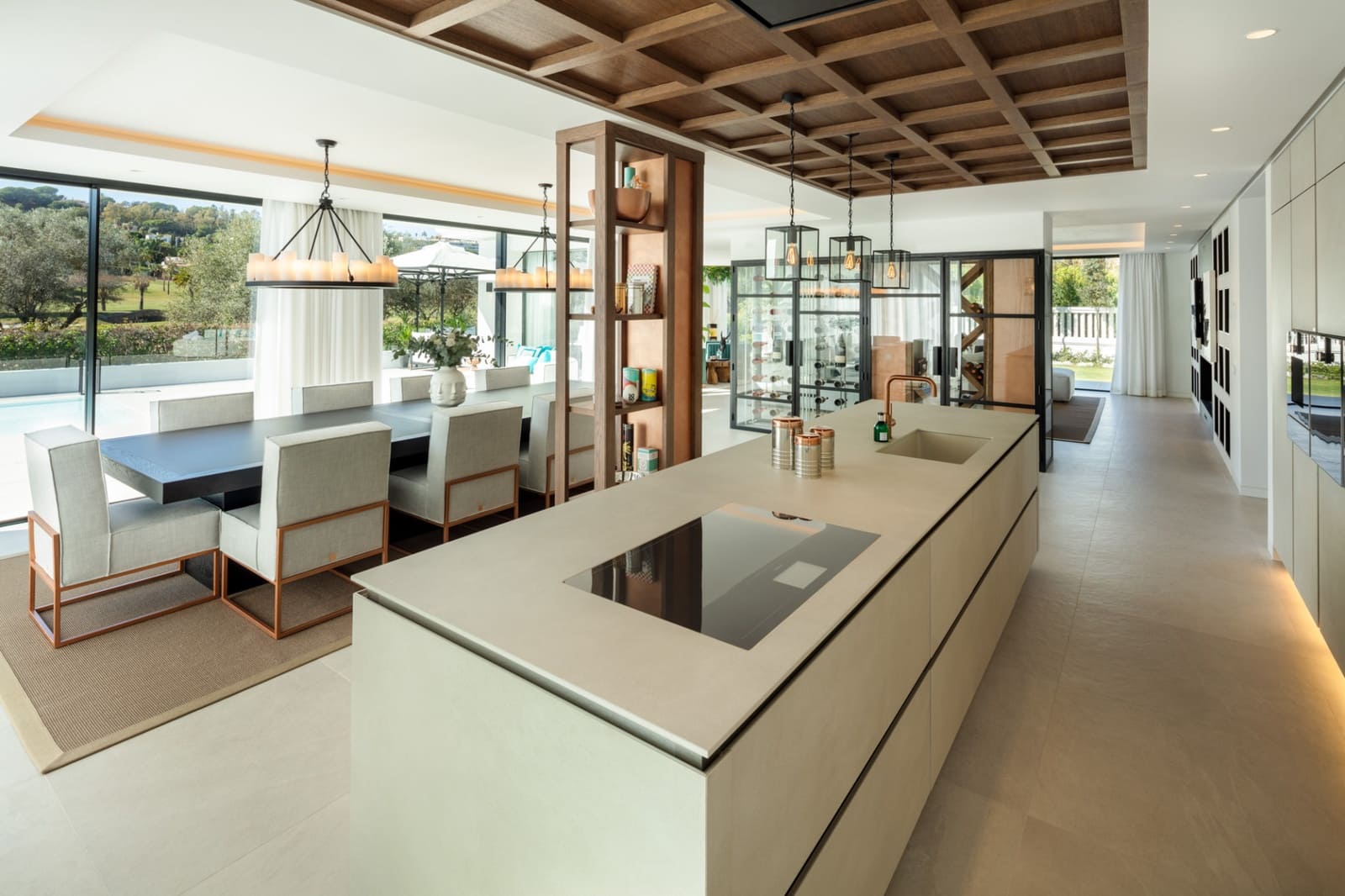 Chalet de 5 habitaciones en Nueva Andalucia en venta con piscina garaje - 4.995.000 € (Ref: 10001950)