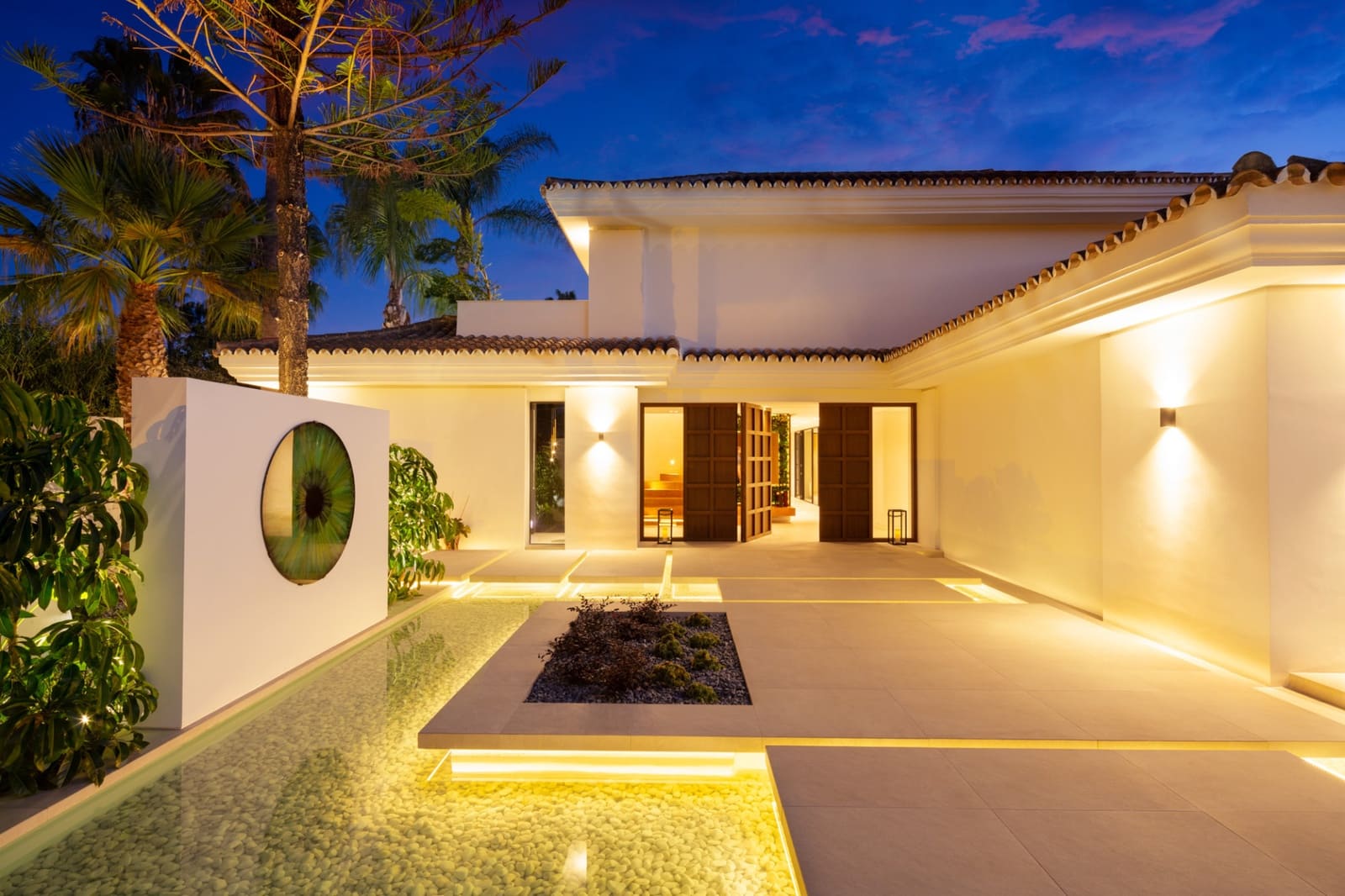 Chalet de 5 habitaciones en Nueva Andalucia en venta con piscina garaje - 4.995.000 € (Ref: 10001950)