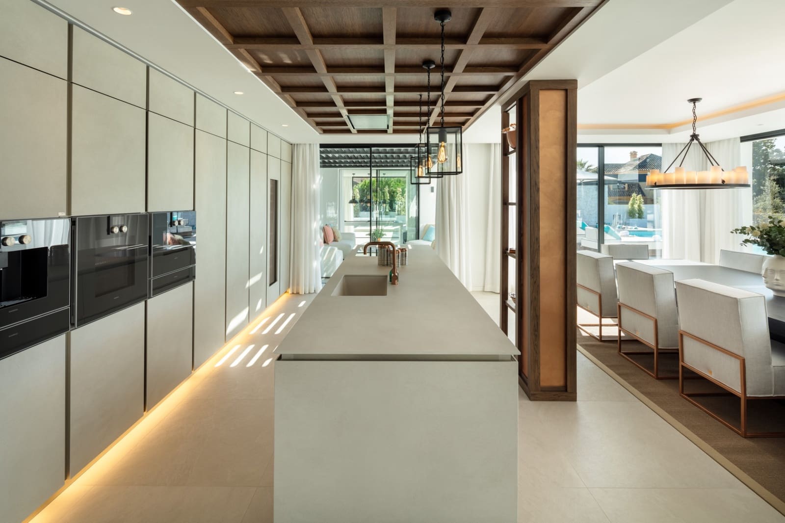 Chalet de 5 habitaciones en Nueva Andalucia en venta con piscina garaje - 4.995.000 € (Ref: 10001950)