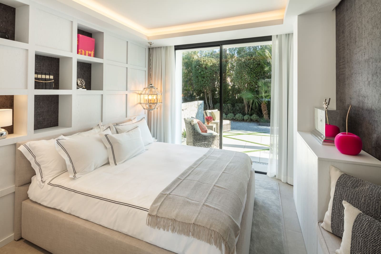 Chalet de 5 habitaciones en Nueva Andalucia en venta con piscina garaje - 4.995.000 € (Ref: 10001950)