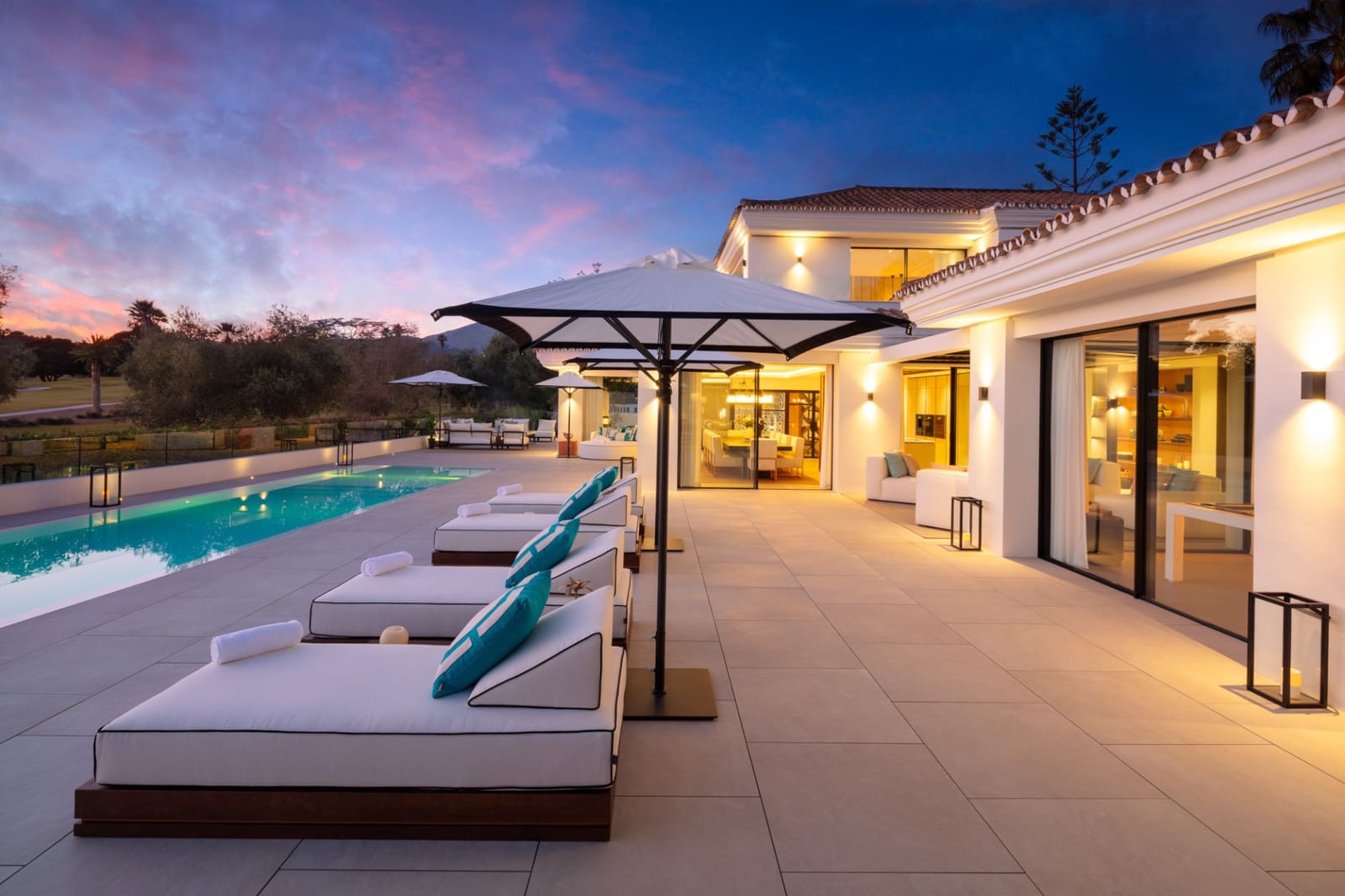 Chalet de 5 habitaciones en Nueva Andalucia en venta con piscina garaje - 4.995.000 € (Ref: 10001950)