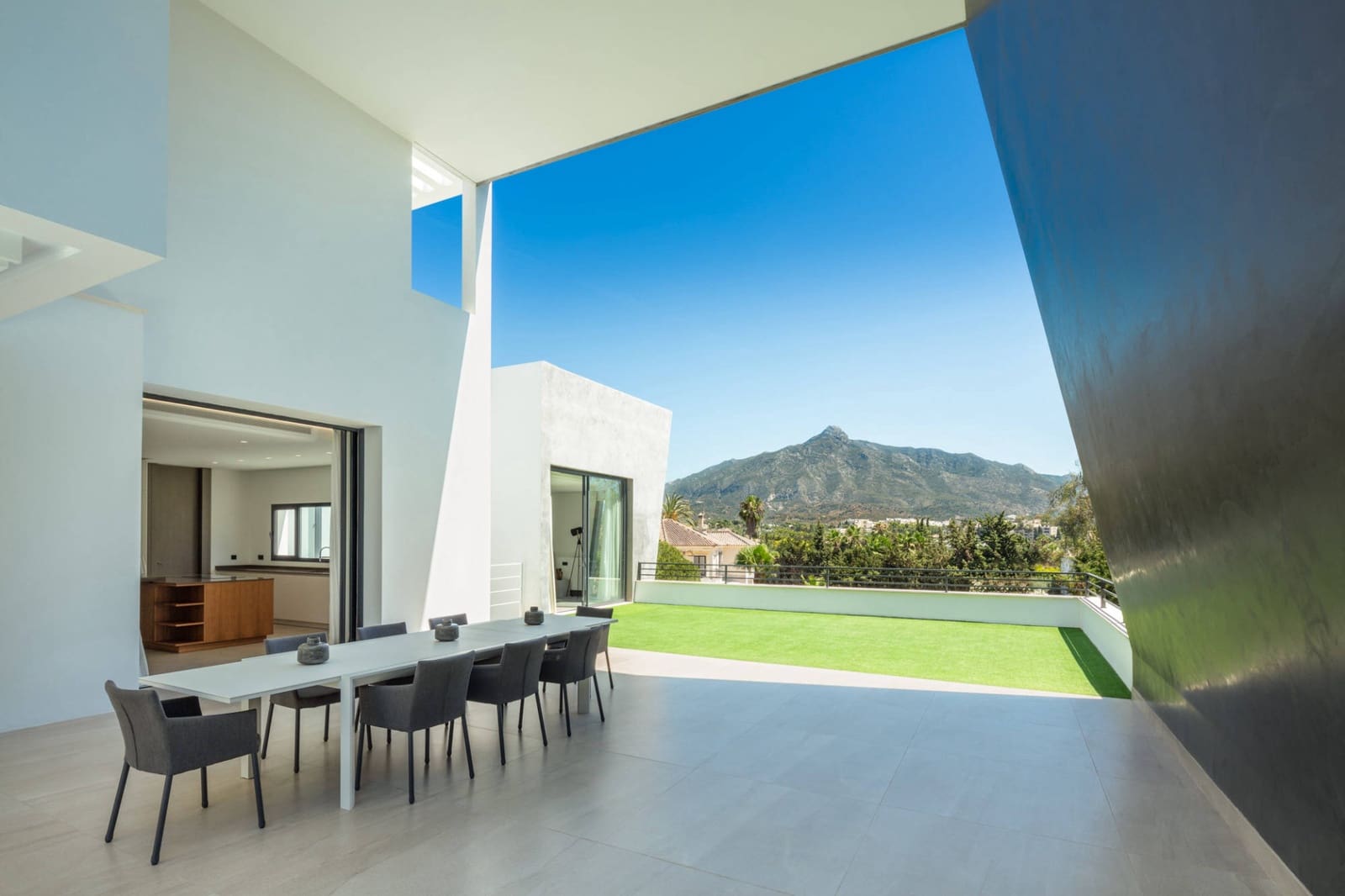 5 slaapkamer Villa te koop in Marbella met zwembad garage - € 3.995.000 (Ref: 10001951)
