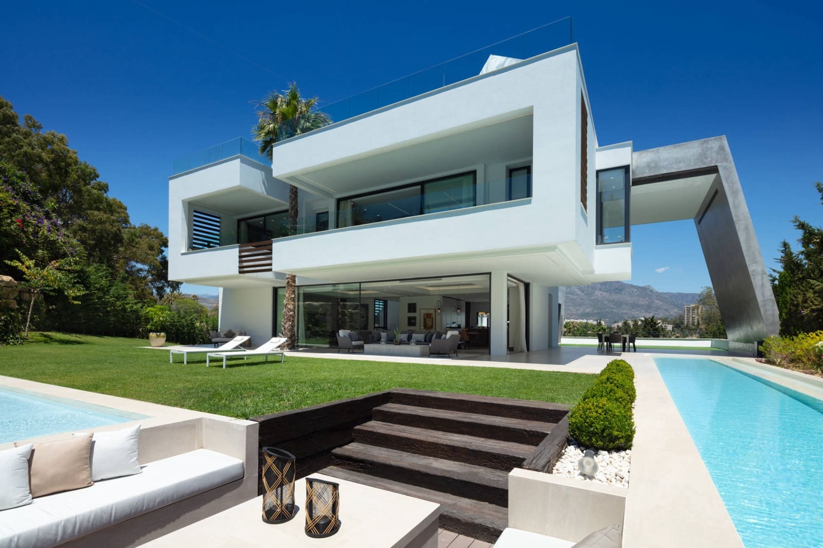 5 slaapkamer Villa te koop in Marbella met zwembad garage - € 3.995.000 (Ref: 10001951)