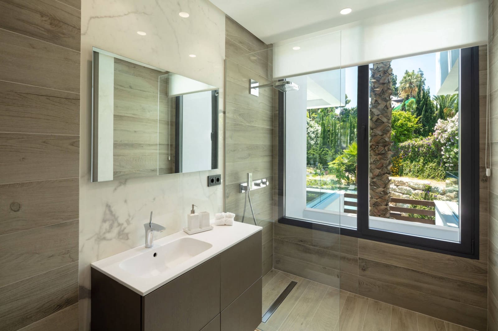 5 slaapkamer Villa te koop in Marbella met zwembad garage - € 3.995.000 (Ref: 10001951)