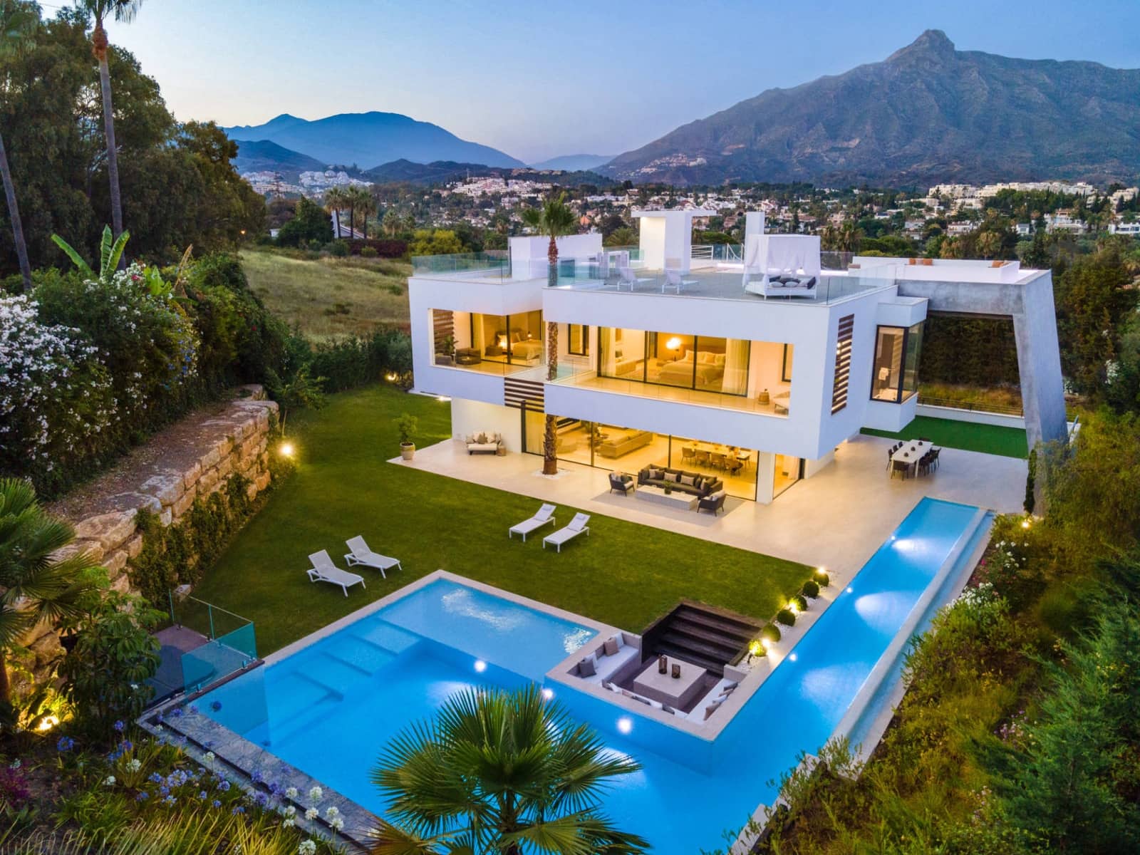 5 slaapkamer Villa te koop in Marbella met zwembad garage - € 3.995.000 (Ref: 10001951)