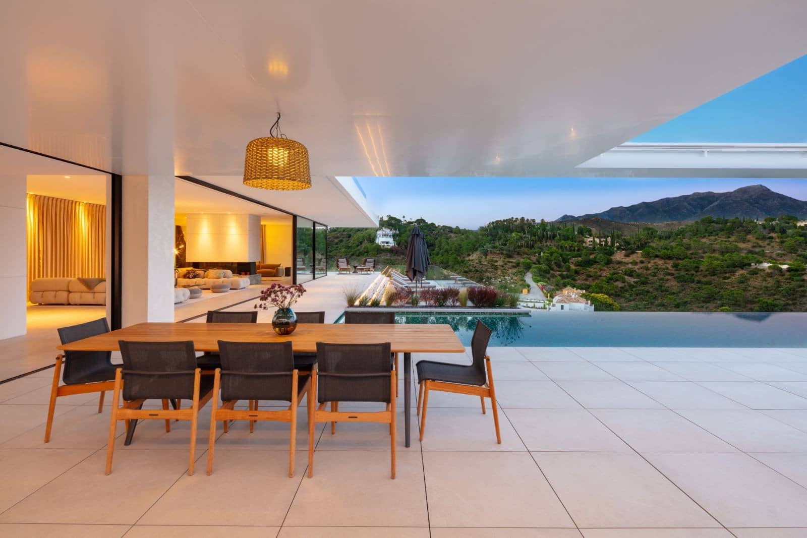 8 sypialnia Willa na sprzedaż w Marbella z basenem garażem - 8 750 000 € (Ref: 10001953)