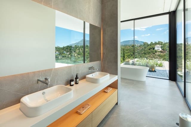 8 sypialnia Willa na sprzedaż w Marbella z basenem garażem - 8 750 000 € (Ref: 10001953)