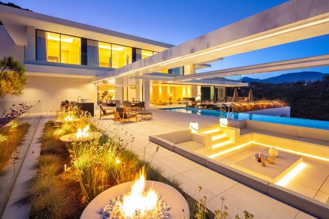 8 sypialnia Willa na sprzedaż w Marbella z basenem garażem - 8 750 000 € (Ref: 10001953)