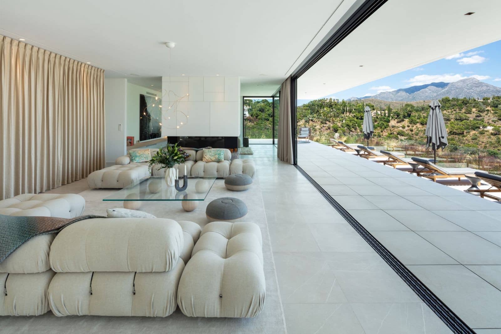 8 sypialnia Willa na sprzedaż w Marbella z basenem garażem - 8 750 000 € (Ref: 10001953)