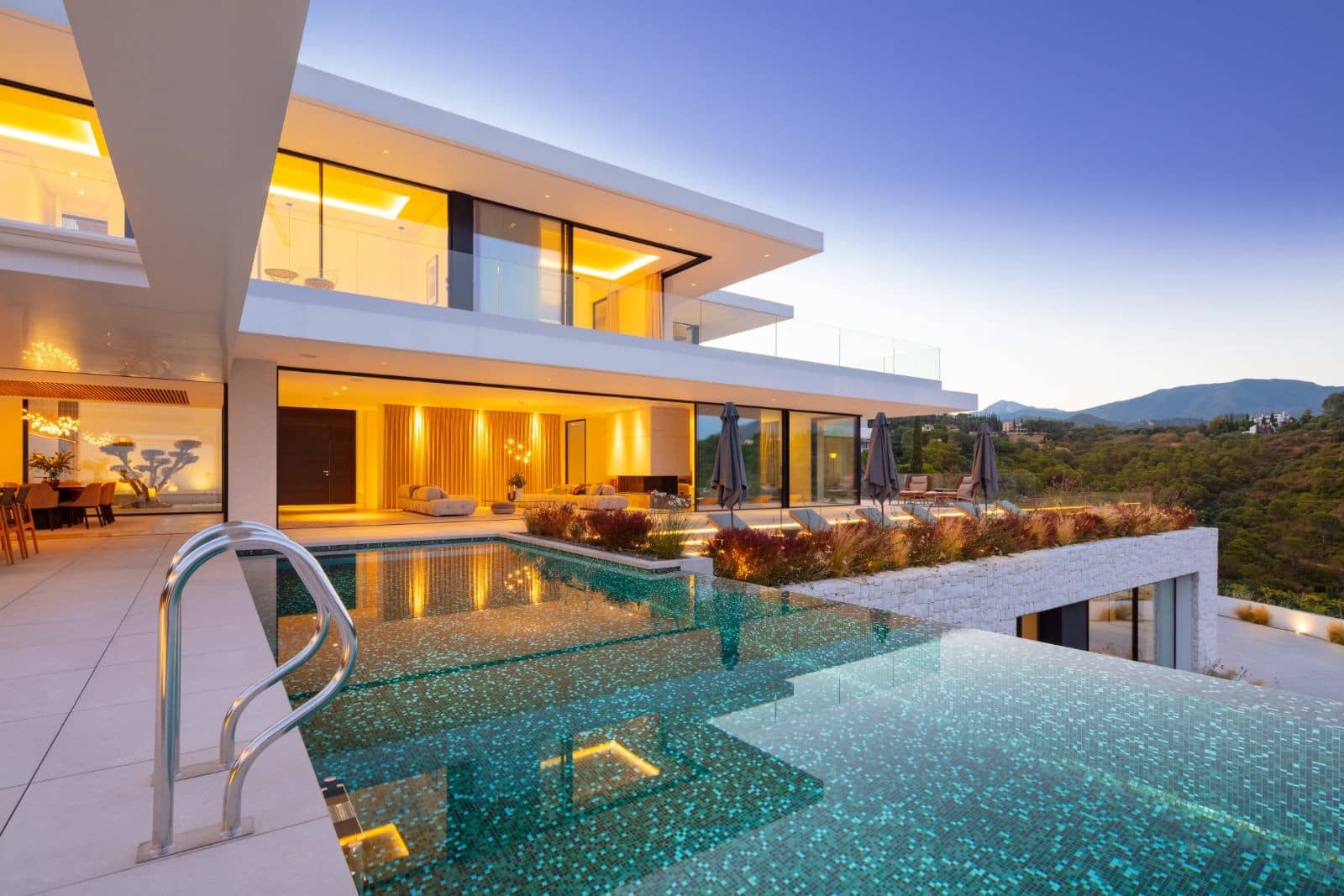 8 sypialnia Willa na sprzedaż w Marbella z basenem garażem - 8 750 000 € (Ref: 10001953)